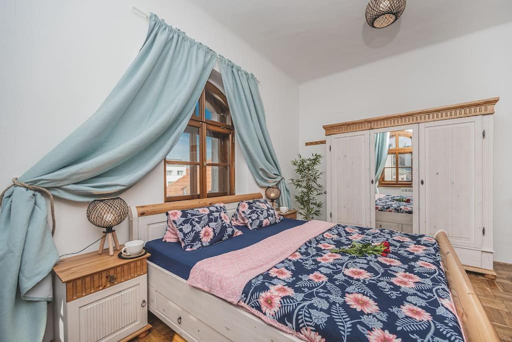 Carolina'S Romantic Apartment Hradec Králové Exteriér fotografie