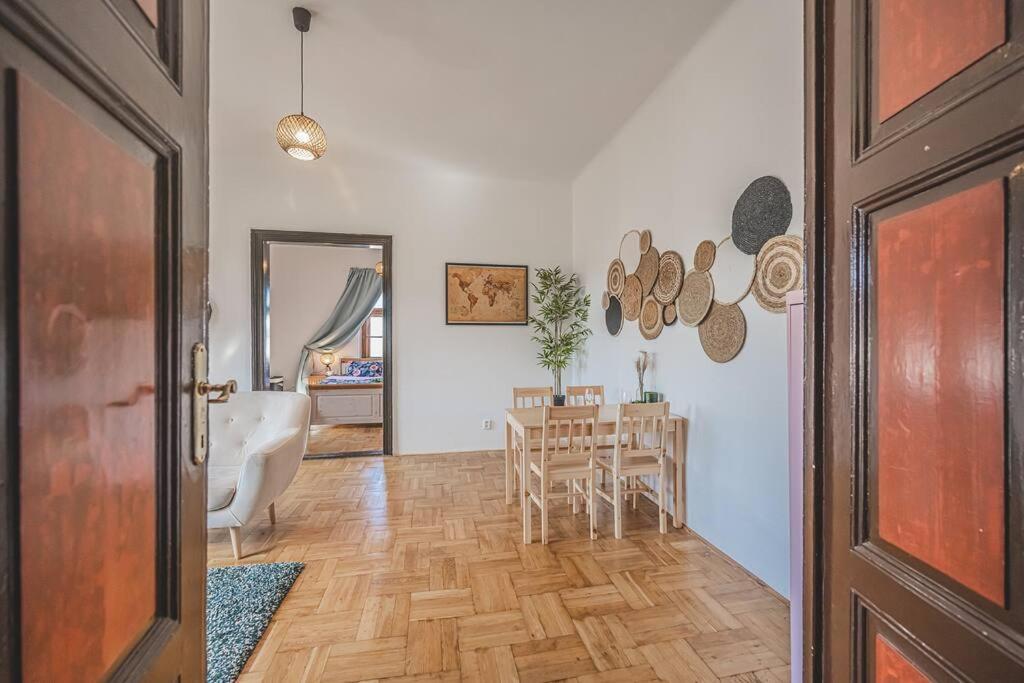 Carolina'S Romantic Apartment Hradec Králové Exteriér fotografie
