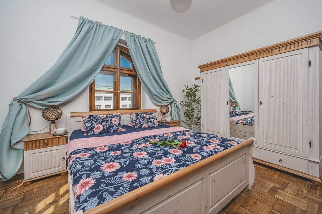 Carolina'S Romantic Apartment Hradec Králové Exteriér fotografie